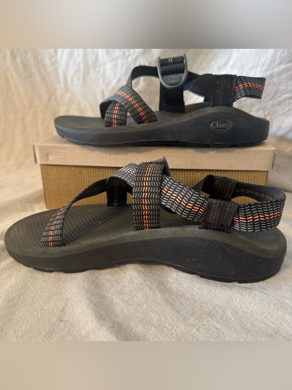 Chaco Hommes Strappy Sandals Men’s 9 orange gray black